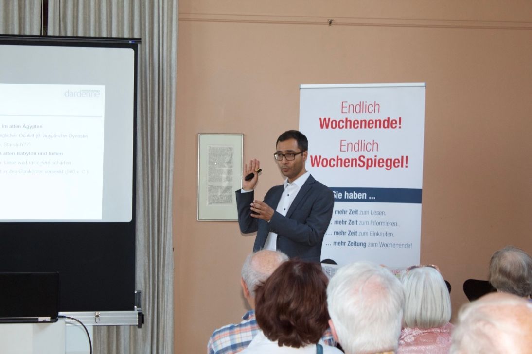 Prof. Dr. Mirshahi, Chefarzt und Direktor der Augenklinik Dardenne, informierte beim ersten "Ahrtal-Forum" des Wochenspiegels über das Thema "Grauer Star". Foto: Susanne Wolf