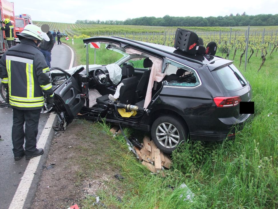 Ein schwerer Verkehrsunfall ereignete sich am Dienstagmorgen gegen 8 Uhr auf der Kreisstraße 47 zwischen Wallhausen und Windesheim.