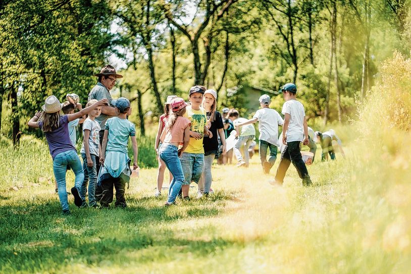 Entdeckertagen im Nationalpark-Zentrum sind Kinder und Jugendliche drinnen und draußen dem scheuen »Eifeltiger« auf der Spur.