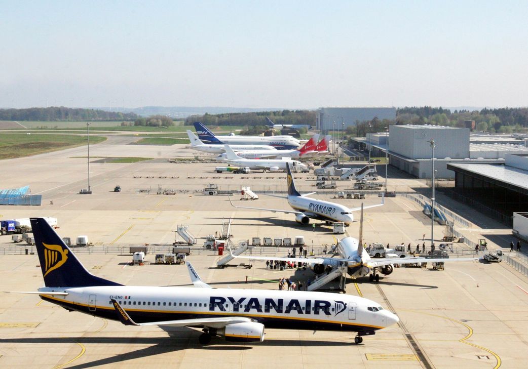 Seit 1993 wird der Flughafen Hahn für die zivile Luftfahrt genutzt. 2017 hat der chinesische Konzern "HNA" die Mehrheit am Flughafen übernommen. Foto: Archiv