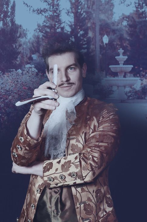 Ensemblemitglied Mathias Bein in der Rolle des Figaro. Foto: Martin Kaufhold