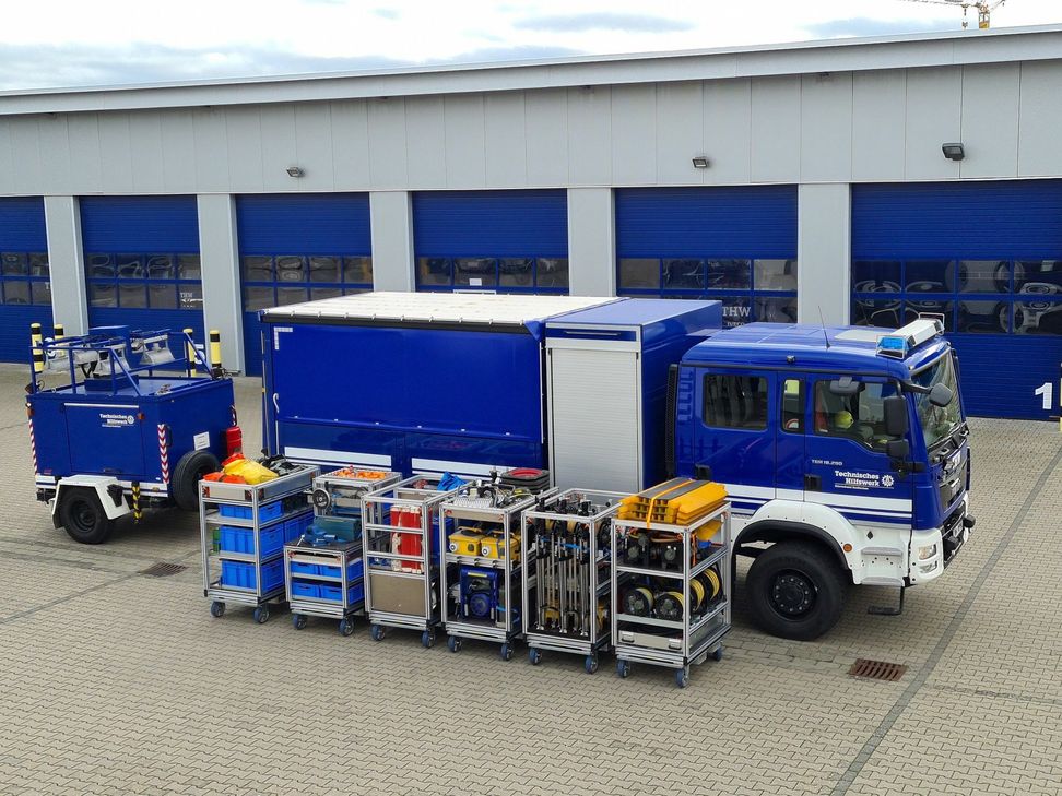 MzGW mit seiner Beladung bestehend aus sechs Rollcontainern seit 02.10.2020 beim THW Euskirchen im Dienst.