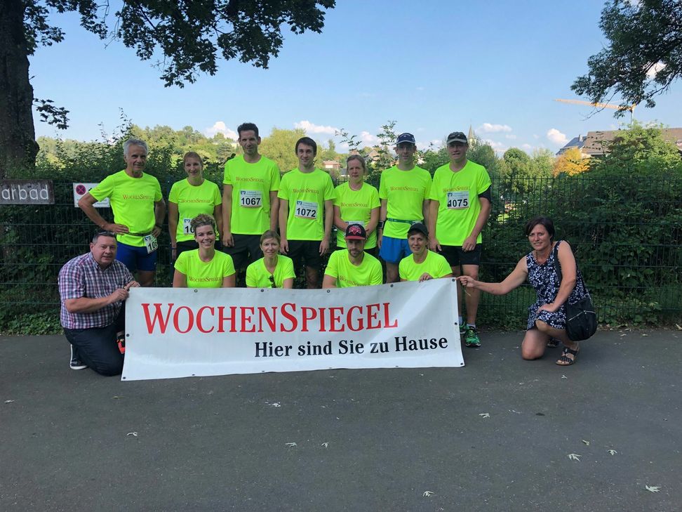 Das WochenSpiegel-Team setzte sich aus den Gewinnern unserer Verlosung in Kooperation mit der Laufschule »Schritt für Schritt« von Inge Umbach  und  Intersport Leder Lehnen aus Daun zusammen. Foto: Woltmann