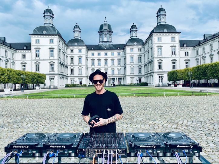 Lars Kohl hat einen ungewöhnlichen Karriereweg genommen. In Wittlich aufgewachsen, fühlt sich der 36-Jährige heute auf den großen Bühnen der Welt zu Hause.