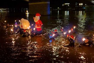 Das traditionelle Fackelschwimmen, organisiert von den "Sporttauchern Oktopus", ist ein fester Bestandteil der Adventszeit in der Region und begeistert jedes Jahr aufs Neue.