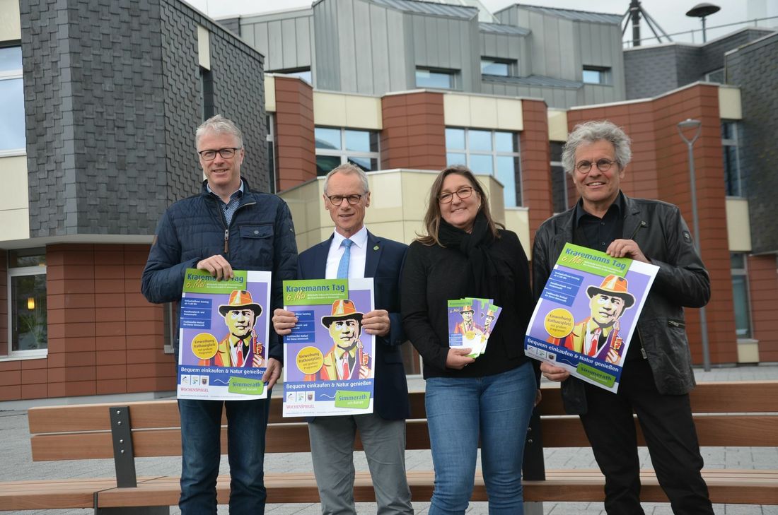 Michael Haas (Gewerbeverein), Bürgermeister Karl-Heinz Hermanns, Astrid Joraschky und Marketing-Experte Lars Harmens freuen sich auf einen bunten »Kraremanns Tag«. Foto: T. Förster