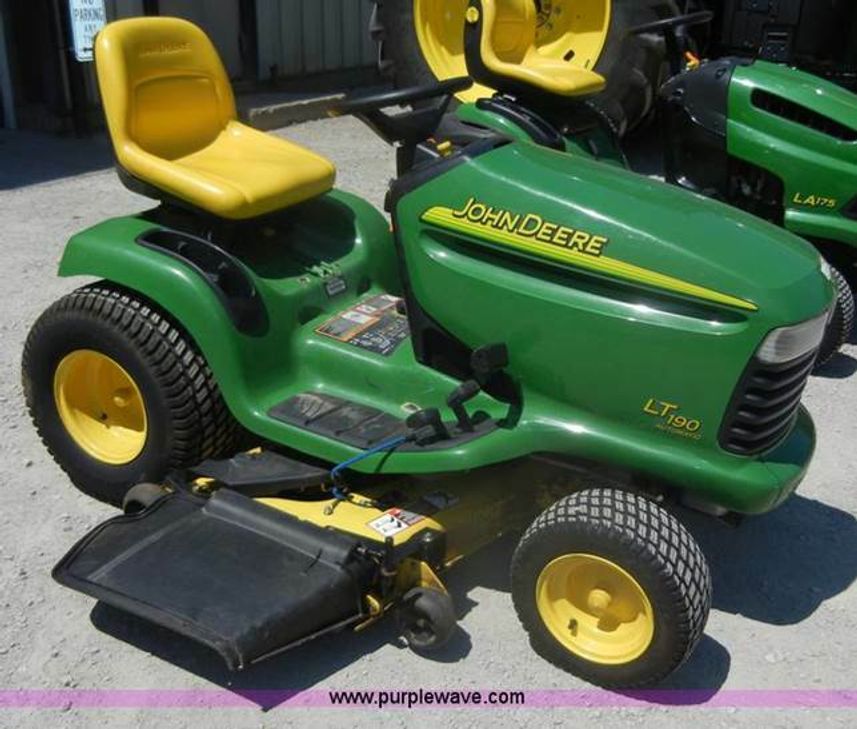 Vergleichsmodell: So in etwa sieht der gestohlene Traktor aus. Foto: Polizei Hermeskeil