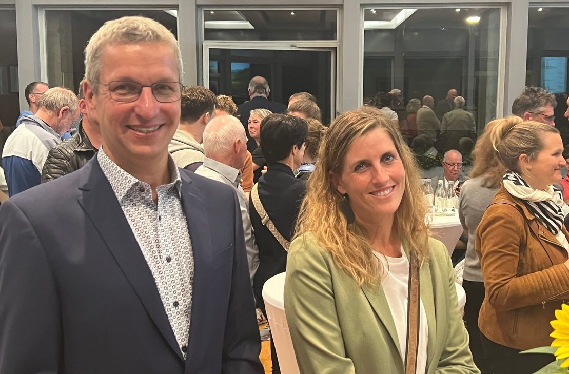 Mit gemischten Gefühlen verfolgten Tom Kuck und Dr. Carmen Krämer das Ergebnis der Monschauer Bürgermeisterwahl, das sie beide in eine Stichwahl am 28. September führt.