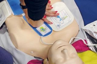 Hemmungen und Ängste vor dem Helfen im Notfall abzubauen, sich über Erfahrungen auszutauschen und neue Mitstreiter für das Ersthelfer-Netz zu finden ist das Ziel des »Corhelper«-Treffens wie hier in Mützenich.