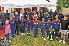 Neun Hunde mit ihren Hundeführern, 17 Bambinis, 16 Jugendliche und 20 Feuerwehrleute waren gemeinsam im Übungseinsatz.