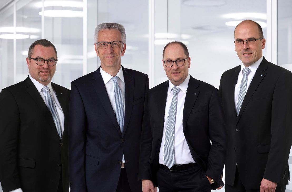 Der Vorstand der Vereinigten Volksbank Raiffeisenbank eG (v.l.n.r.): Peter van Moerbeeck, Erik Gregori (Co-Vorstandssprecher), Michael Hoeck (Co-Vorstandssprecher), Dr. Michael Wilkes.