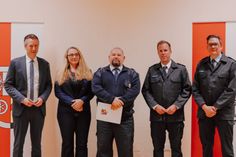 v.l.n.r.: Bürgermeister Manuel Follmann, Barbara Weiler, neuer stellvertretender Wehrleiter Ralf Weiler, Wehrleiter David Backendorf, stellvertretender Wehrleiter Dirk Minor.