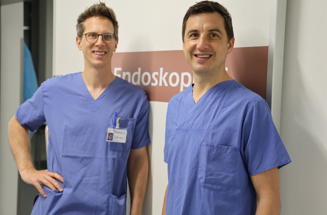 Professor Dr. med. Hauke Heinzow (rechts), Chefarzt der Abteilung für Innere Medizin I im Brüderkrankenhaus und Oberarzt Dr. med. Christian Wiebe.