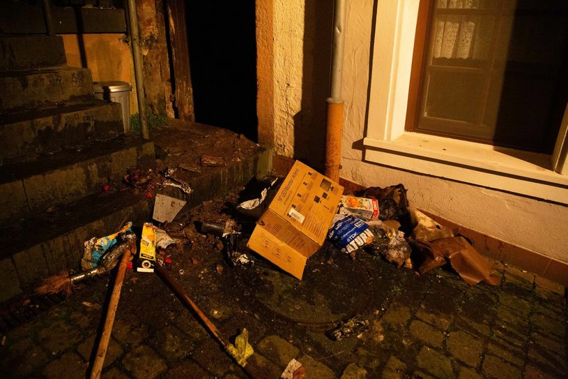 Im Keller eines Wohnhauses in Saarburg hatten sich Müll und Gerümpel entzündet. Foto: WSTV