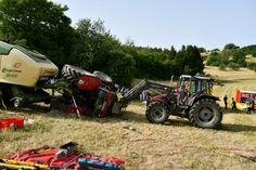 Warum der Traktor umippte, ist Gegenstand der Ermittlungen.