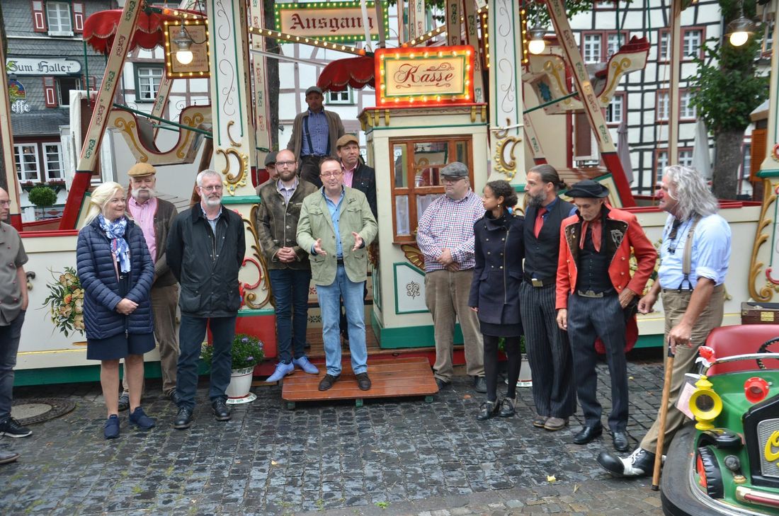 Ein Riesenrad macht - wie hier bei der Eröffnung - einen Ausblick über die Monschauer Altstadt möglich. Foto: T. Förster