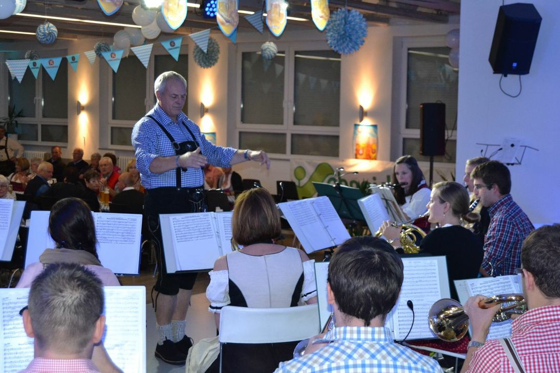 Am Freitag, 19. Oktober, findet im "Druckwerk" die 10. Bayerische Nacht des MGV Euren statt. Das Motto lautet "Gaudi, Haxen, Läddaabochsen". Foto: FF