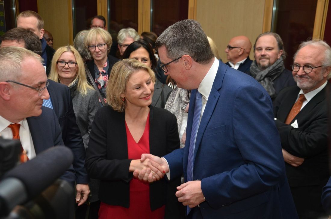 Duell am 18.11.: Daniela Jansen fordert Wahlsieger Dr. Tim Grüttemeier heraus. Ziel der beiden Kandidaten von SPD und CDU ist das Amt des Städteregionsrates.