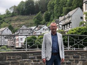 Kurt Victor (FDP) will Bürgermeister in Monschau werden. Er will die Verwaltung moderner machen, das Pendeln reduzieren und die Umwelt schonen. Foto: T. Förster