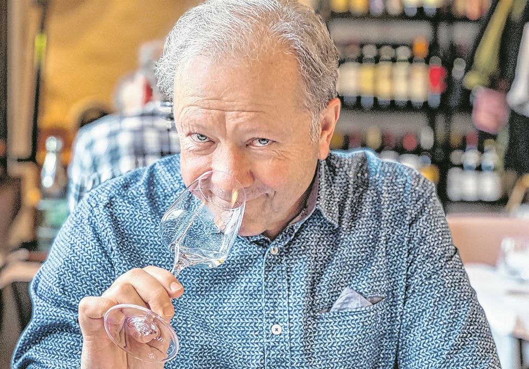 Der Mayener Wolfgang Junglas ist Autor, Restauranttester und TV-Produzent, der die Liebe zum Wein eher rein zufällig entdeckte.