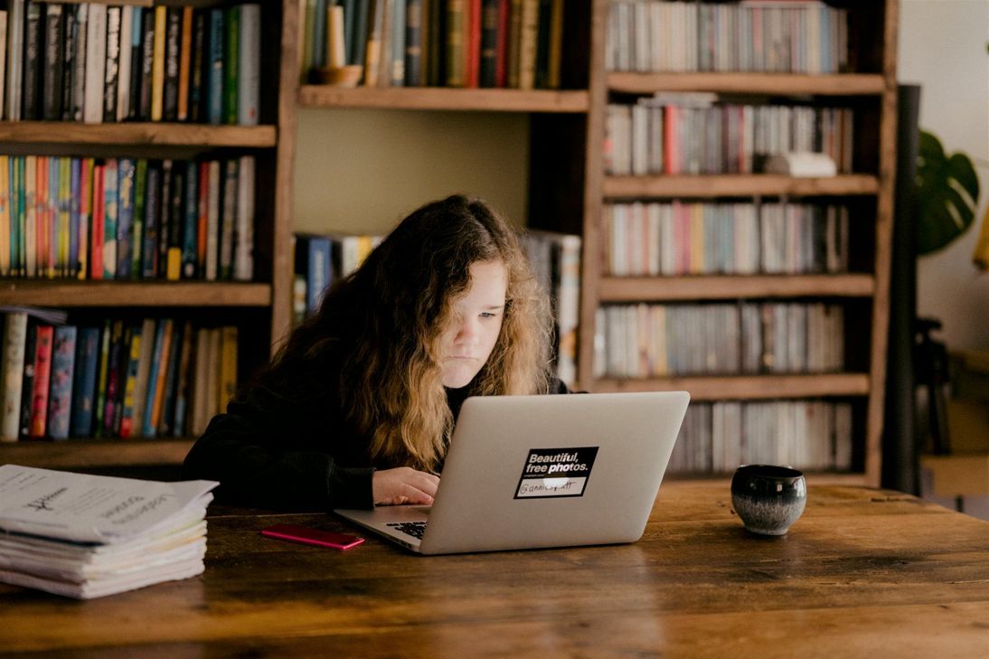 Der Fernunterricht hat viele Stolperfallen. Das größte Problem ist nach wie vor die Technik. Foto: unsplash