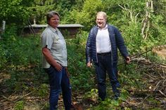 Revierförsterin Barbara Boos-Kluß und Bürgermeister Stephan Cranen im Hürtgenwald.