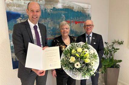 Von links: Landrat Volker Boch, Edith Staaden-Weber und der Bürgermeister der Stadt Boppard, Jörg Haseneier.