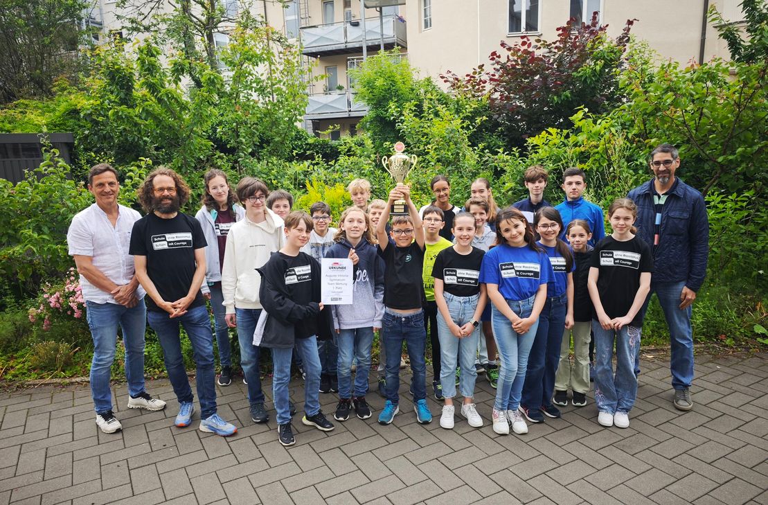 Zum zweiten Mal in Folge stellte das Auguste-Viktoria-Gymnasium Trier die größte Laufmannschaft der Trierer Schulen beim Firmenlauf 2024.