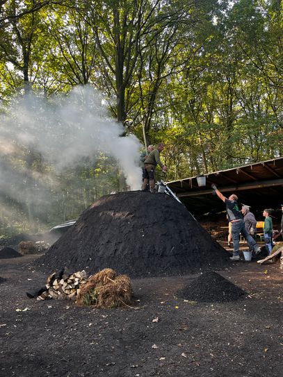 Anzünden des Meilers