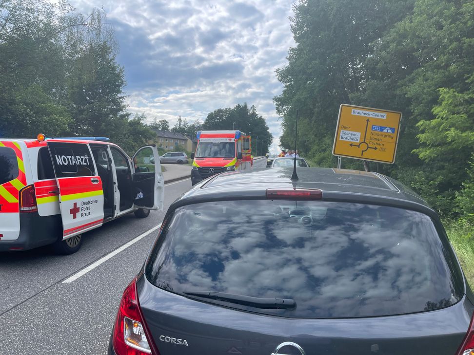 Der 32-jährige Motorradfahrer verstarb noch an der Unfallstelle