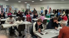 Rund 1000 Besucher kamen zur Typisierungsaktion in die ehemalige St. Barbaraschule in Mechernich. 362 von ihnen ließen sich per Stäbchentest typisieren. Viele andere brachten Geldspenden.