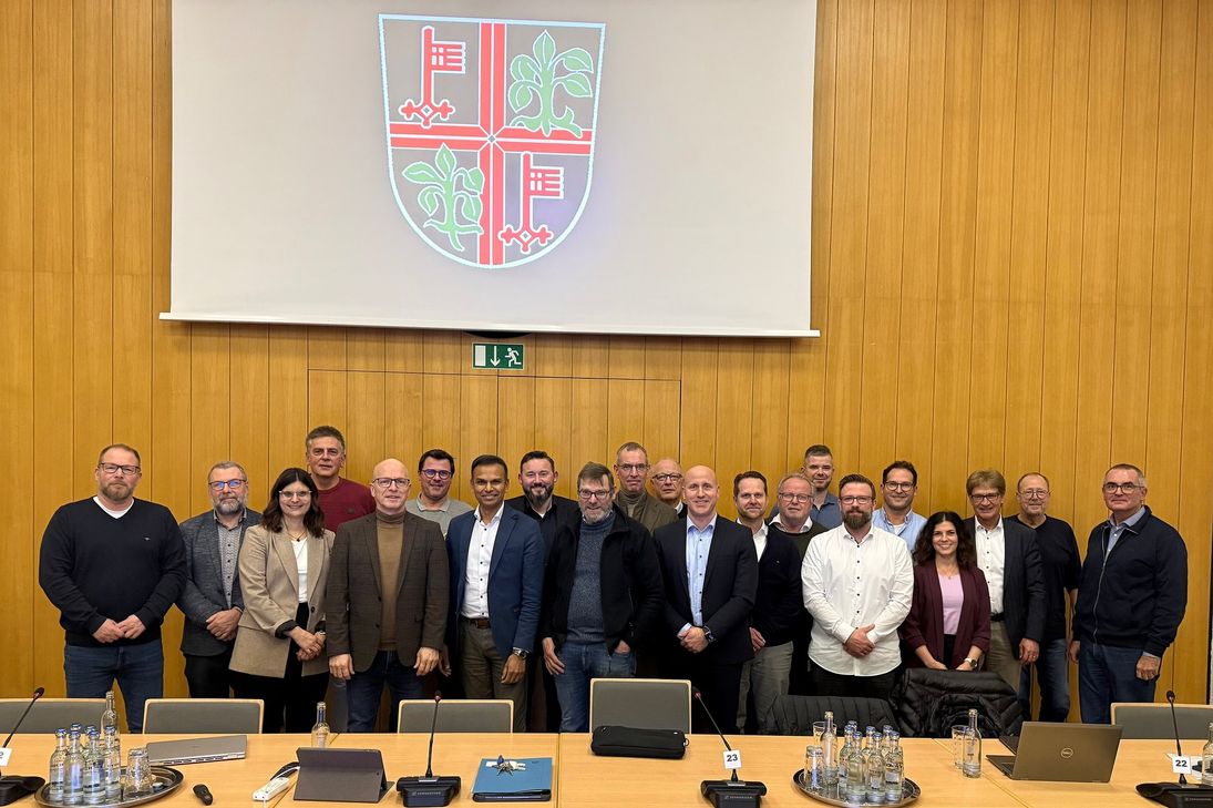 : Im Mayener Rathaus informierten Vertreter der evm-Gruppe die kommunalen Vertreter über die erfolgte Netzübernahme.