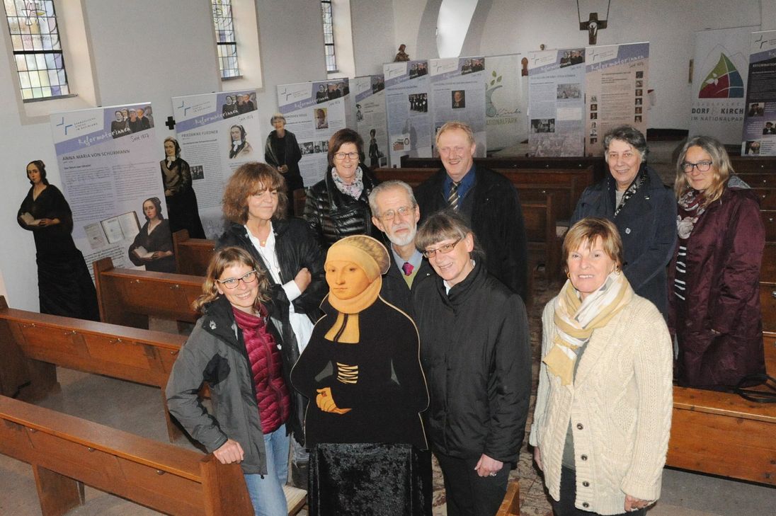 Der gesamte Innenraum der Muhler Kapelle wird umgestaltet. Das Foto entstand vor einem Jahr anlässlich der Wanderausstellung "Reformatorinnen. Seit 1517". Foto: Schmieder