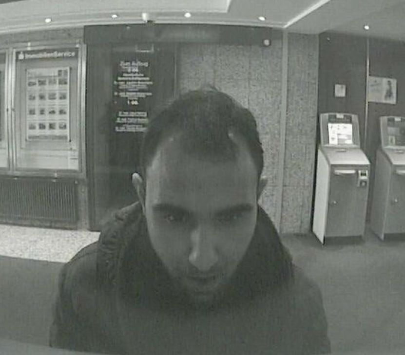 Nach diesem Mann fahndet die Polizei. Foto: Polizei