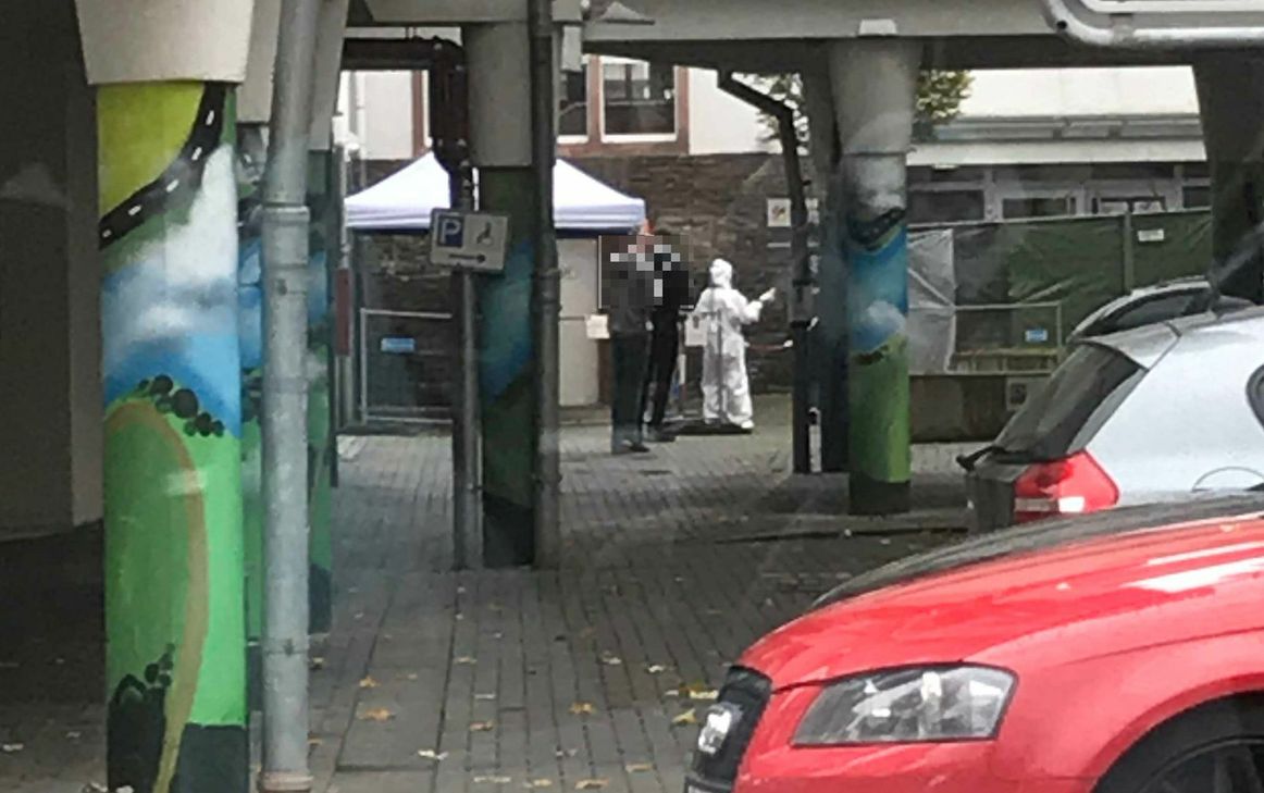 Aktuell werden auch im Innenhof der Kreisverwaltung Cochem-Zell Testungen durchgeführt. Foto: Zender