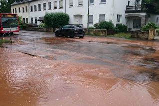 Die Busse wurden umgeleitet, während die Leitung repariert wurde. Foto: Agentur SIKO