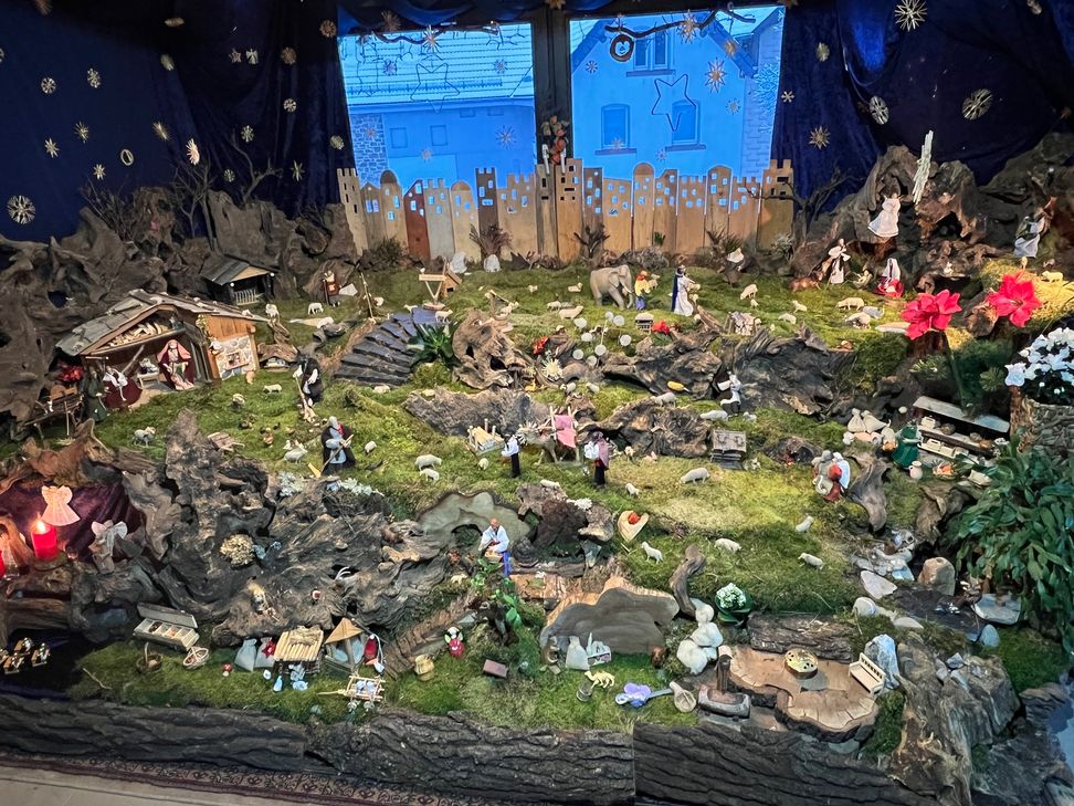 Zahlreiche Details weist die riesige Hauskrippe von Hannelore und Hans Murk in Marmagen auf.