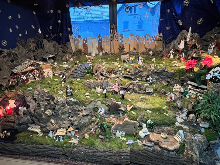 Zahlreiche Details weist die riesige Hauskrippe von Hannelore und Hans Murk in Marmagen auf.