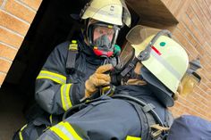 Weil die Bewohner der Brandwohnung die Tür zum Brandherd geschlossen hielten, konnten die Einsatzkräfte der Feuerwehr den Brand schnell unter Kontrolle bringen.