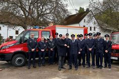 Stellv. Wehrleiter Oliver Berg und Matthias Liesch, Vorsitzender des Kreisfeuerwehrverbands Trier-Saarburg, dankten den Kameraden der Feuerwehr Olk für ihren Einsatz und schlossen sich den Glückwünschen an und wünschten Ihnen eine allzeit gute Rückkehr aus den Einsätzen.