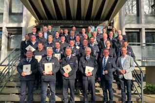 Landrat Metzdorf verleiht Goldene Feuerwehrehrenzeichen