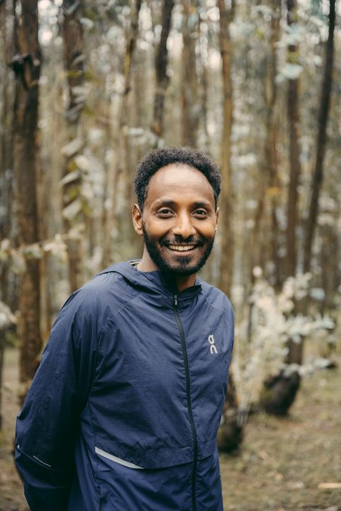 Samuel Fitwi ist inzwischen ein Weltstar im Marathon-Lauf.