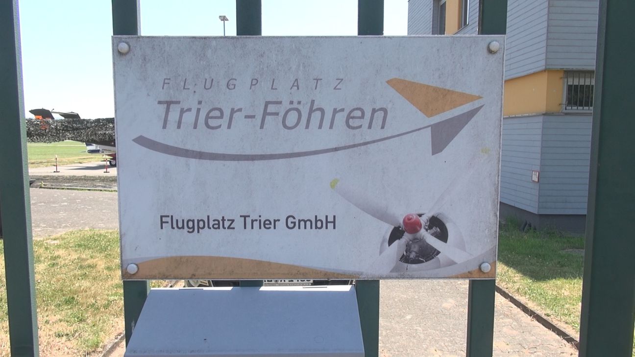 Der Verkehrslandeplatz Trier-Föhren ist für Luftfahrzeuge bis 15.000 kg zugelassen und liegt bei Föhren in der Region Trier. Betreiber des Flugplatzes ist die Flugplatz Trier GmbH.