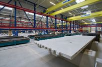 Im neuen Werk fertigt Goldbeck Systemelemente für Wohngebäude, Schulen, Büros, Parkhäuser und Hallen.
