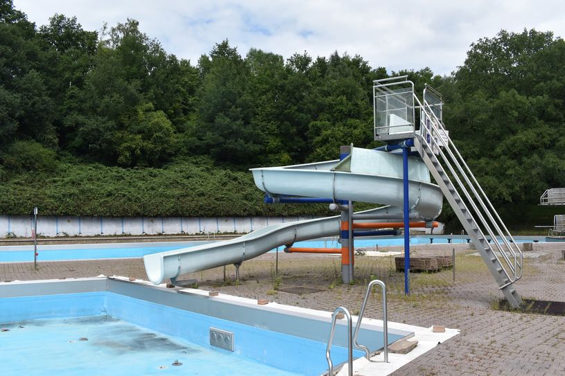 Die Wasserrutsche im Nichtschwimmerbecken wird saniert.