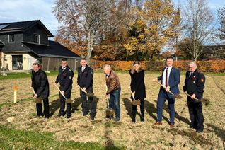 Der Bau des neuen Feuerwehrgerätehauses in Rohren kann nach erfolgreichem Spatenstich beginnen.