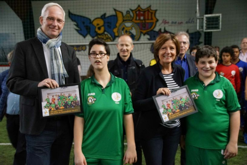 Spieler in Schwarz/Grün: Team Bananenflanke Trier e.V.