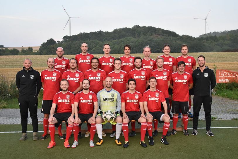 Die Fußballer des TuS Mayen II freuen sich über die Unterstützung.