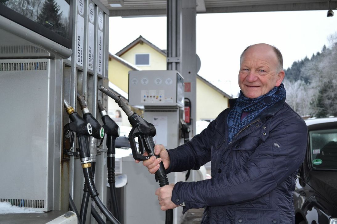 Otto Christoph Spodat betreibt die REWE-Tankstelle in Stadtkyll.