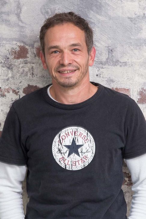 Pantelis »Pano« Petrakakis (Gesang, Bass)